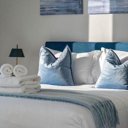 Luxury Apartment On The 9Th Floor Near Stampede, Complimentary Wine, 2 Car Ug Parking Calgary Extérieur photo