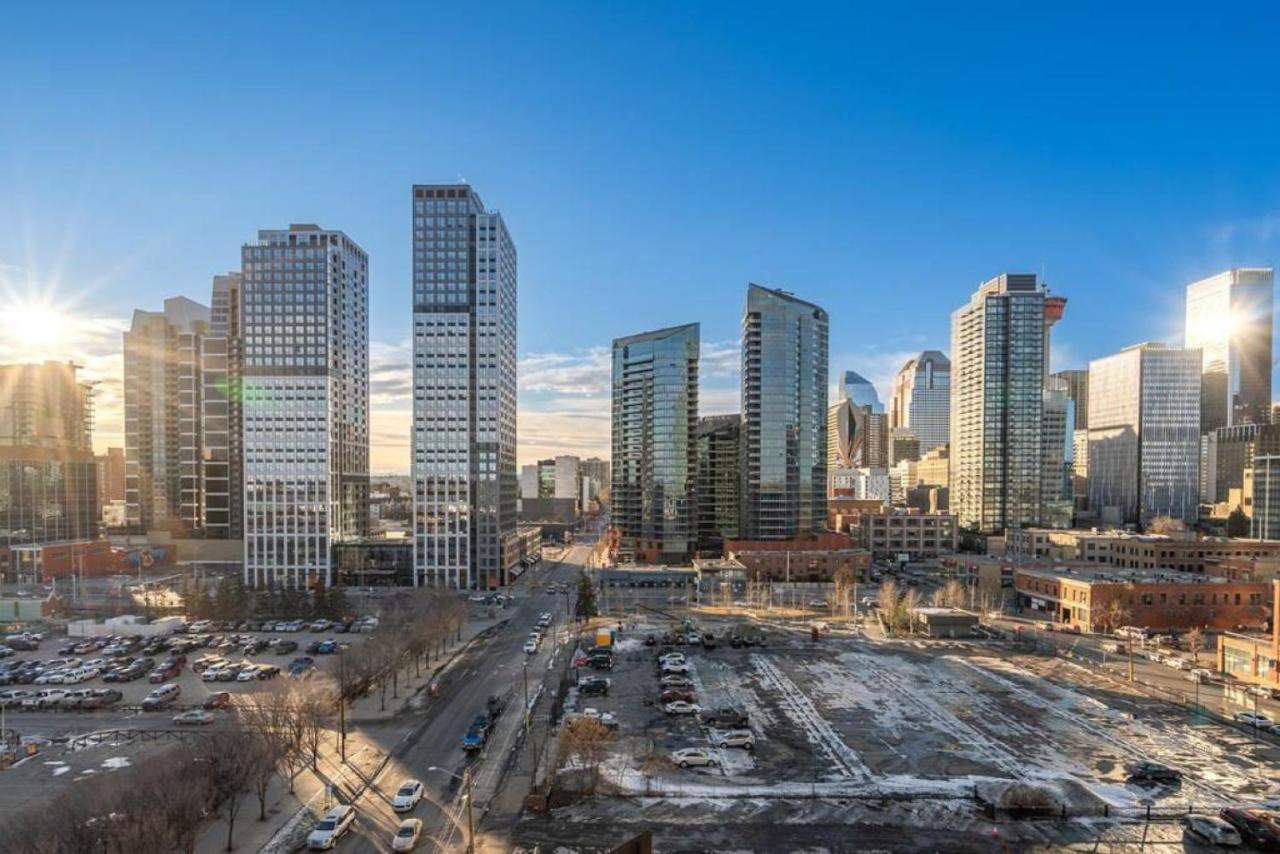Luxury Apartment On The 9Th Floor Near Stampede, Complimentary Wine, 2 Car Ug Parking Calgary Extérieur photo